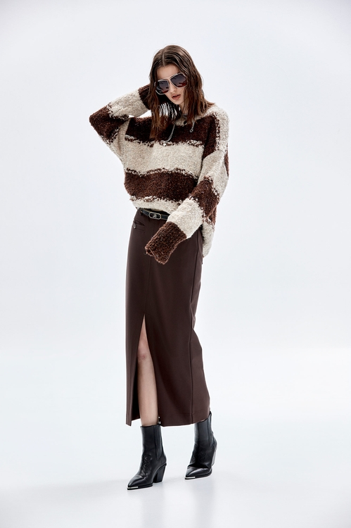 焦糖色修身開衩直筒長裙,窄裙