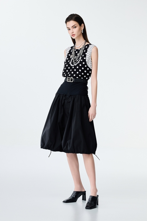 異素材剪接風衣拋裙,黑色裙子