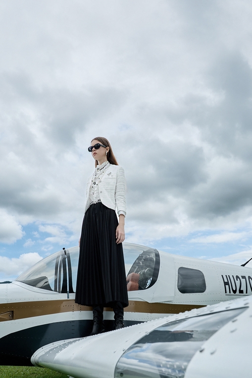 極致黑傘景壓摺式中長裙,百摺裙