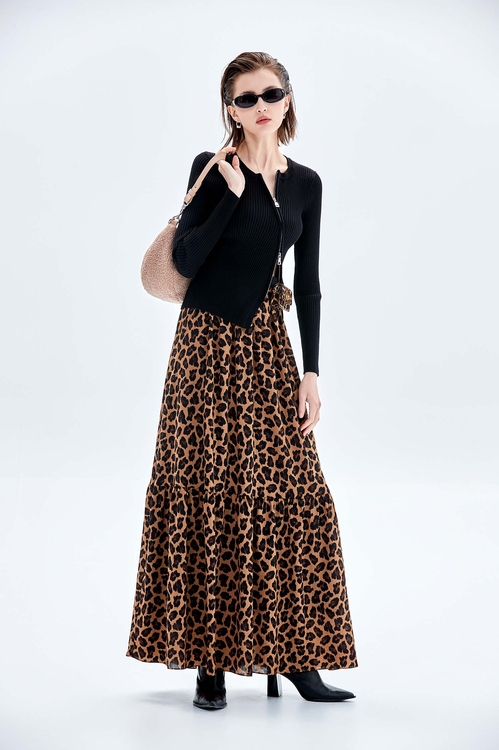 雌鹿色豹紋印花飄逸長裙,