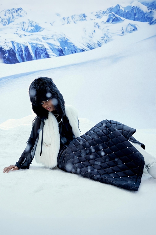 綴珍珠絎縫黑長裙,黑色裙子