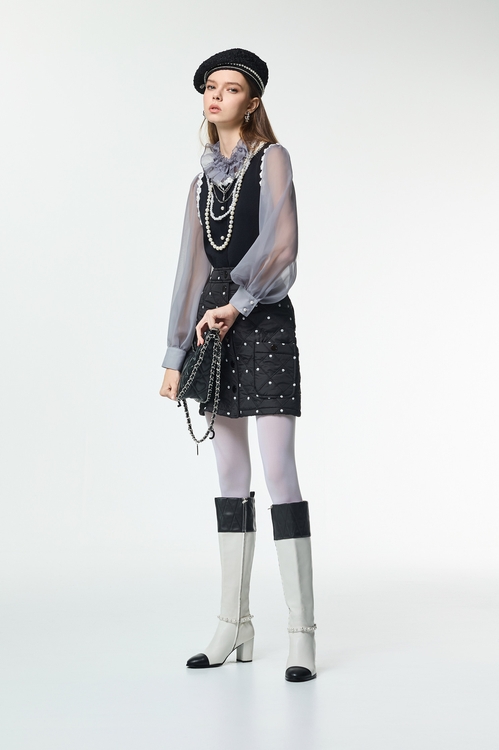 黑底白點菱形格鋪棉短裙,波點