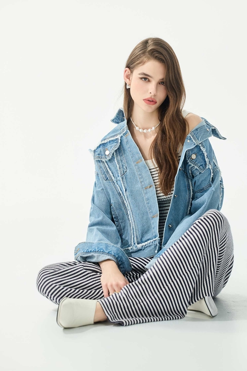 閃亮腰帶環條紋寬褲,,閃亮腰帶環條紋寬褲,喇叭褲,小香風,春夏穿搭,褲子,寬褲,春夏穿搭,白色褲子,褲子,春夏穿搭,牛仔,牛仔褲,褲子,刺繡,春夏穿搭,條紋,褲子