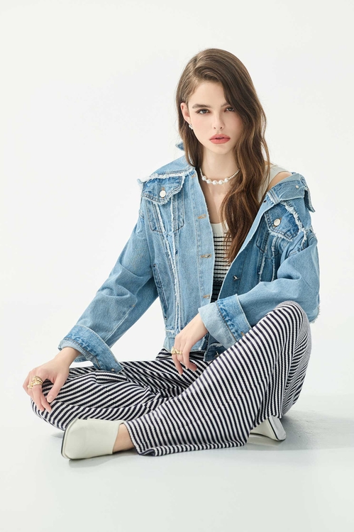 閃亮腰帶環條紋寬褲,,閃亮腰帶環條紋寬褲,喇叭褲,小香風,春夏穿搭,褲子,寬褲,春夏穿搭,白色褲子,褲子,春夏穿搭,牛仔,牛仔褲,褲子,刺繡,春夏穿搭,條紋,褲子