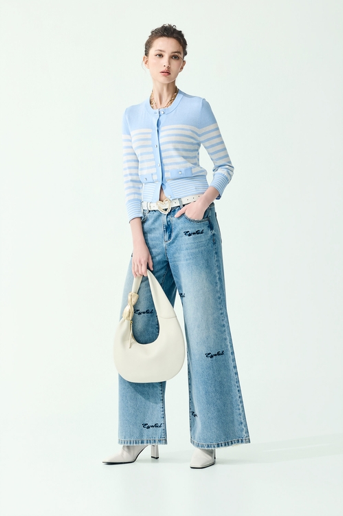 綴單字圖騰刺繡牛仔寬褲,,綴單字圖騰刺繡牛仔寬褲,上衣,春夏穿搭,條紋,襯衫,一般外套,一般背心,一般背心馬甲,外套,春夏穿搭,牛仔,牛仔外套,背心,刺繡,春夏穿搭,牛仔,牛仔裙,純棉,上衣,刺繡,春夏穿搭,白色上衣,純棉,上衣,刺繡,春夏穿搭,白色上衣,春夏穿搭,白色褲子,短褲,褲子,一般洋裝,一般背心,一般背心馬甲,春夏穿搭,條紋,白色背心,背心,刺繡,春夏穿搭,牛仔,牛仔褲,褲子