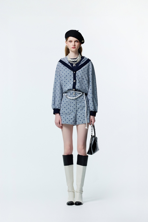 水手藍簍空點點短褲,波點