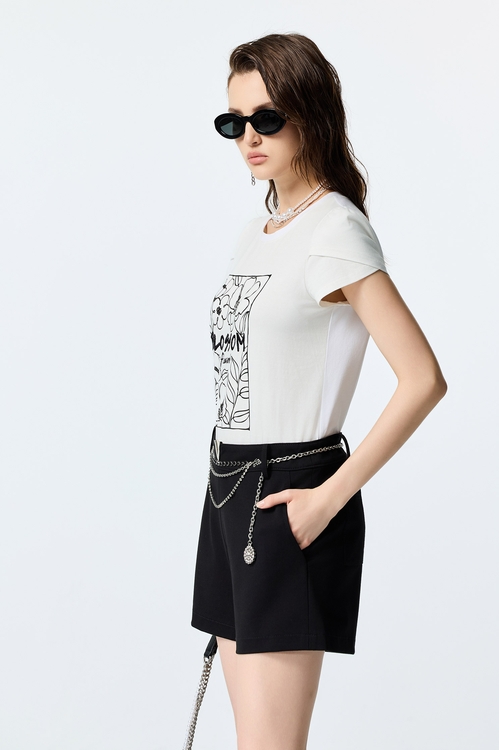 V型縫飾羅馬彈性短褲,短褲