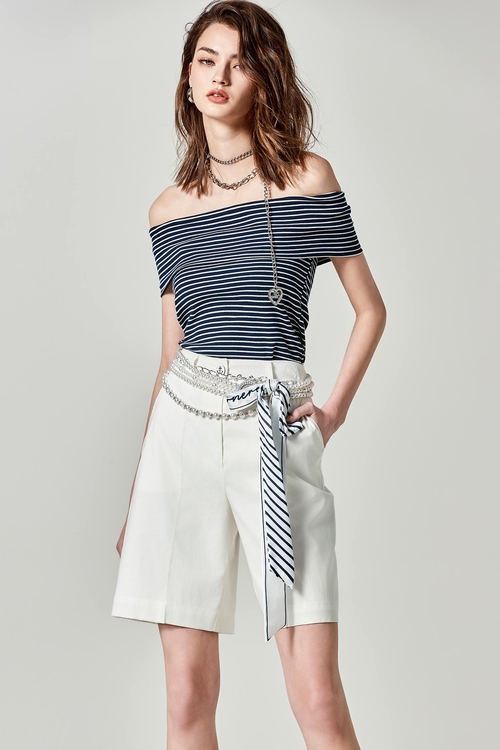 白色棉麻絲巾腰帶五分褲,白色褲子