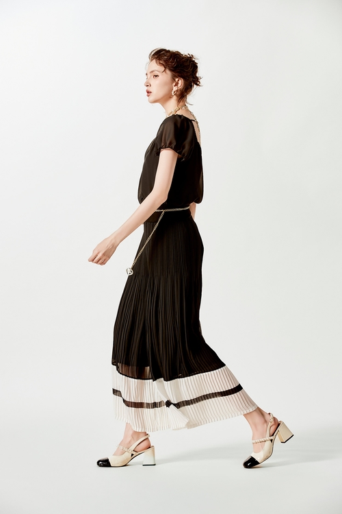 黑白拼色壓褶寬褲,黑色褲子