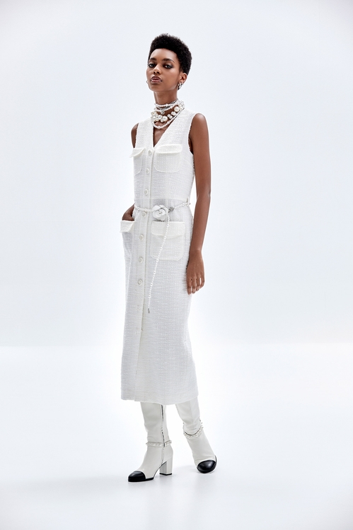 端莊優雅雪白長洋裝,長洋裝