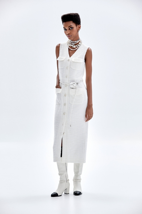 端莊優雅雪白長洋裝,長洋裝