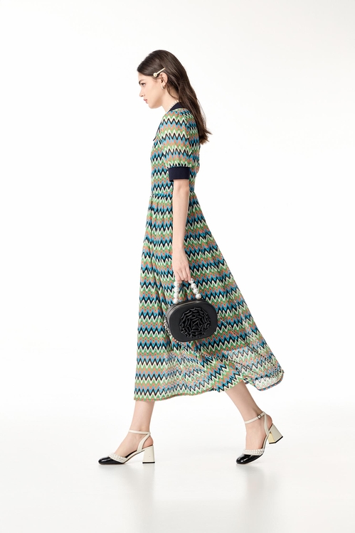 五彩山形紋洋裝,V領洋裝