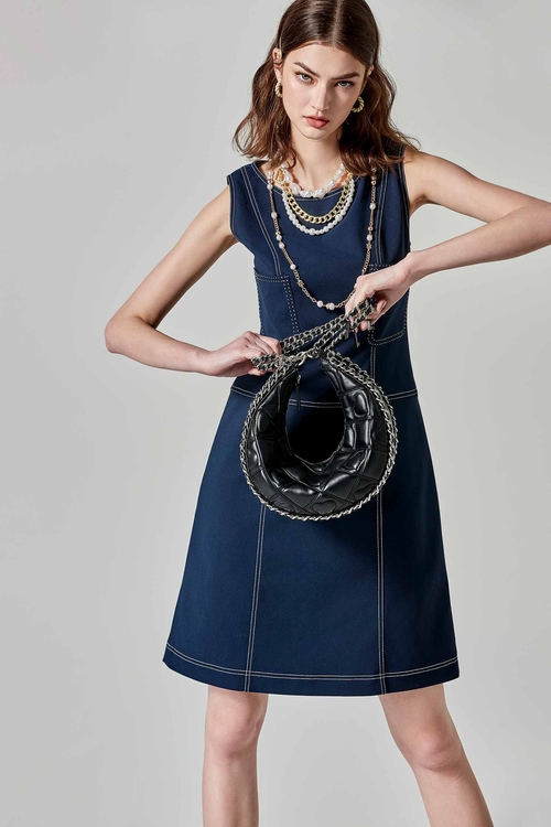 大Ｕ領經典簡約洋裝,短袖洋裝