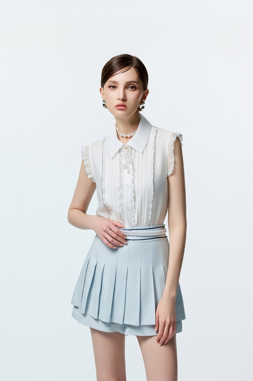 光學白撞色收邊上衣,無袖背心