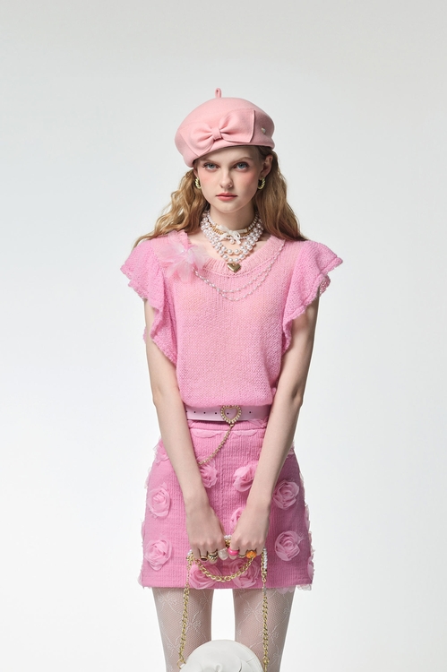 玫瑰石英粉荷葉袖針織上衣,項鍊