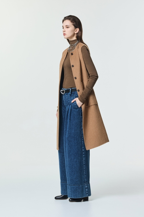 雌鹿色駝絨背心式長版大衣,無袖背心
