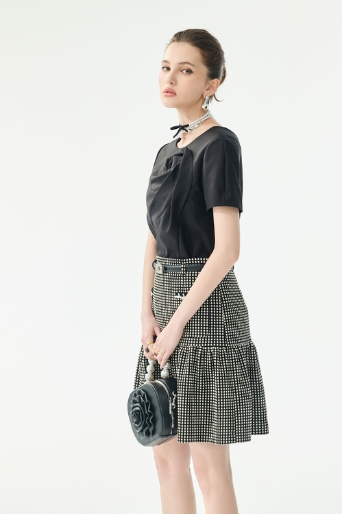 立體切割繞花上衣,黑色背心,黑色上衣