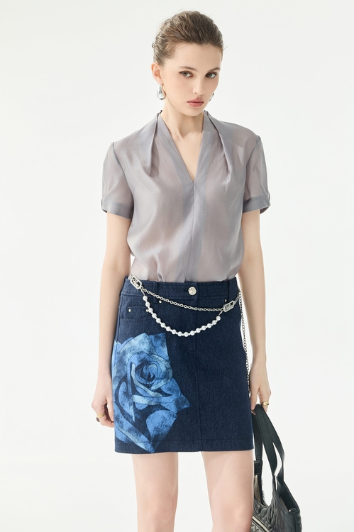 港霧灰絲棉抓褶上衣,,港霧灰絲棉抓褶上衣,V領背心,一般背心,一般背心馬甲,上班OL穿搭,秋冬穿搭,背心,針織,針織背心,外套,春夏穿搭,針織,針織外套,上班OL穿搭,春夏穿搭,襯衫,西裝褲,長褲,V領上衣,上班OL穿搭,上衣,春夏穿搭