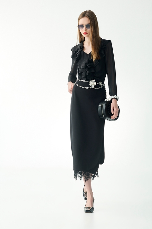 極致黑荷葉雪紡單品上衣,雪紡