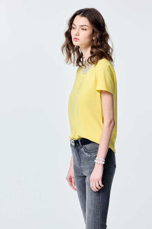 撞色羅紋領陽光黃Ｔ,,撞色羅紋領陽光黃Ｔ,上班OL穿搭,上衣,春夏穿搭,條紋,約會特輯,針織,針織上衣,針織衫,V領上衣,上衣,人氣商品,春夏穿搭,約會特輯,針織,針織上衣,針織衫,人氣商品,外套,春夏穿搭,條紋,約會特輯,針織,針織外套,一般外套,上班OL穿搭,外套,小香風,小香風外套,秋冬穿搭,簡約穿搭,約會特輯,蝴蝶結,V領上衣,上衣,春夏穿搭,格紋,約會特輯,針織,針織上衣,針織衫,上衣,人氣商品,春夏穿搭,簡約穿搭,約會特輯,針織,針織上衣,針織衫,上衣,人氣商品,派對特輯,珍珠,秋冬穿搭,約會特輯,花花世界,針織,針織上衣,針織衫,上班OL穿搭,上衣,派對特輯,秋冬穿搭,約會特輯,荷葉,T恤,上衣,春夏穿搭,珍珠,約會特輯,輕奢度假,輕奢渡假,上衣,人氣商品,春夏穿搭,無袖上衣,約會特輯,背心,荷葉,輕奢度假,輕奢渡假,雪紡,雪紡上衣,一般背心,一般背心馬甲,上衣,刺繡,春夏穿搭,無袖上衣,無袖背心,背心,荷葉,輕奢度假,輕奢渡假,雪紡,雪紡上衣,上衣,人氣商品,春夏穿搭,短袖上衣,輕奢度假,輕奢渡假,T-Shirt,春夏穿搭,純棉,繡花,輕奢度假,輕奢渡假