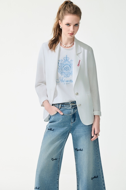 綴皇家徽章刺繡Ｔ恤上衣,,綴皇家徽章刺繡Ｔ恤上衣,上衣,春夏穿搭,條紋,襯衫,一般外套,一般背心,一般背心馬甲,外套,春夏穿搭,牛仔,牛仔外套,背心,上衣,刺繡,春夏穿搭,白色上衣,純棉,上衣,刺繡,春夏穿搭,白色上衣