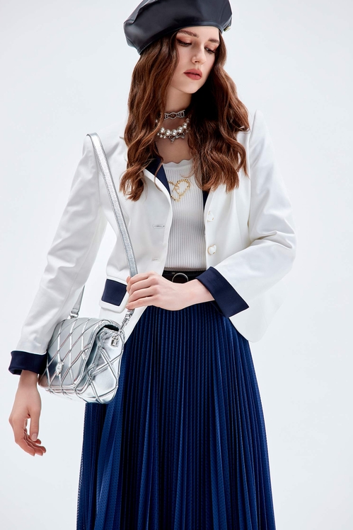 椰奶白蕾絲袖針織上衣,蕾絲上衣