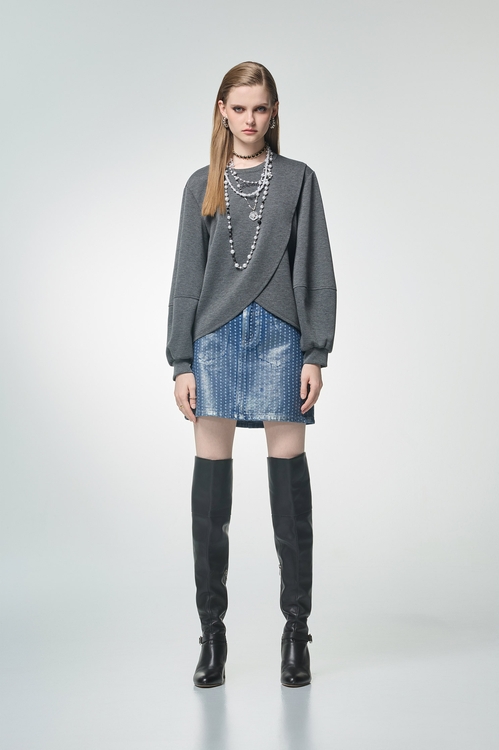 單字平衡刺繡上衣,輕奢度假