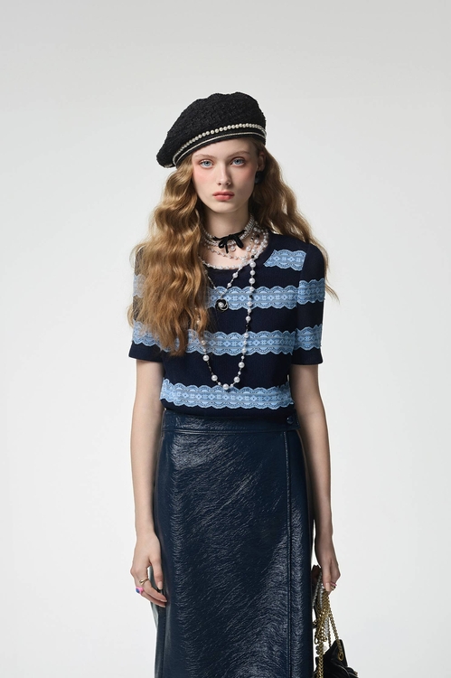 綴月光石藍蕾絲造型上衣,蕾絲上衣