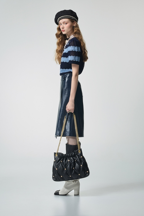 綴月光石藍蕾絲造型上衣,蕾絲上衣