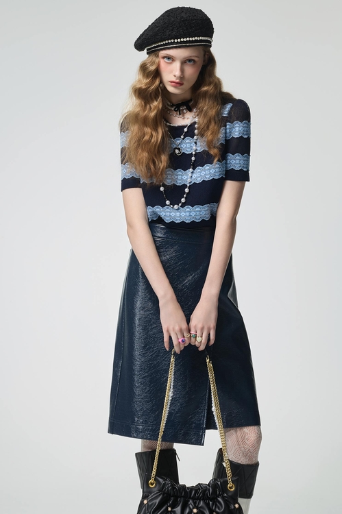 綴月光石藍蕾絲造型上衣,蕾絲上衣