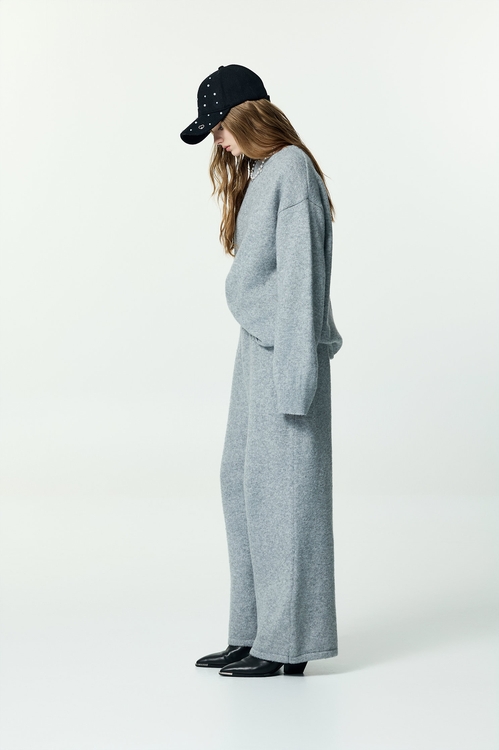 薄暮灰廓型針織上衣,,薄暮灰廓型針織上衣,V領背心,一般背心,一般背心馬甲,上班OL穿搭,秋冬穿搭,背心,針織,針織背心,外套,春夏穿搭,針織,針織外套,上班OL穿搭,春夏穿搭,襯衫,西裝褲,長褲,V領上衣,上班OL穿搭,上衣,春夏穿搭,一般外套,刺繡,外套,春夏穿搭,時髦成套搭配,簡約穿搭,刺繡,寬褲,春夏穿搭,時髦成套搭配,簡約穿搭,褲子,長褲,上班OL穿搭,丹寧,春夏穿搭,牛仔,牛仔褲,簡約穿搭,約會特輯,外套,珍珠,秋冬穿搭,簡約穿搭,針織,針織外套,上班OL穿搭,丹寧,牛仔裙,秋冬穿搭,約會特輯,純棉,長裙,外套,秋冬穿搭,簡約穿搭,針織,針織外套,寬褲,秋冬穿搭,簡約穿搭,褲子,長褲,V領洋裝,一般洋裝,洋裝特輯,秋冬穿搭,上衣,人氣商品,秋冬穿搭,簡約穿搭,針織,針織上衣,針織衫,V領上衣,上衣,刺繡,秋冬穿搭,簡約穿搭,V領洋裝,一般洋裝,人氣商品,春夏穿搭,洋裝特輯,無袖洋裝,珍珠,短袖洋裝,約會特輯,一般外套,上班OL穿搭,外套,小香風,春夏穿搭,時髦成套搭配,簡約穿搭,連帽外套,人氣商品,時髦成套搭配,派對特輯,秋冬穿搭,紗裙,網紗,網裙,花花世界,長裙,上班OL穿搭,人氣商品,外套,秋冬穿搭,約會特輯,花花世界,針織,針織外套,V領上衣,上衣,時髦成套搭配,派對特輯,秋冬穿搭,網紗,花花世界,寬褲,時髦成套搭配,秋冬穿搭,簡約穿搭,褲子,針織,長褲,上衣,人氣商品,刺繡,秋冬穿搭,簡約穿搭,衛衣,上衣,時髦成套搭配,秋冬穿搭,簡約穿搭,針織,針織上衣,針織衫