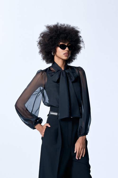 極致黑類烏干高領綁帶上衣,透膚上衣