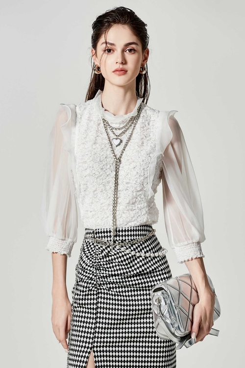 花瓣蕾絲異材質拼接上衣,蕾絲上衣