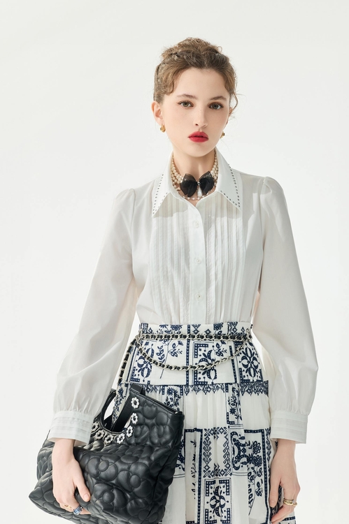 綴鑽飾領片襯衫上衣,,綴鑽飾領片襯衫上衣,上班OL穿搭,丹寧,喇叭褲,春夏穿搭,牛仔褲,白色褲子,褲子,上班OL穿搭,上衣,人氣商品,春夏穿搭,珍珠,襯衫,T恤,上衣,春夏穿搭,約會特輯,純棉,輕奢度假,輕奢渡假,上衣,春夏穿搭,白色上衣,雪紡,人氣商品,春夏穿搭,條紋,約會特輯,長裙,V領上衣,上班OL穿搭,上衣,春夏穿搭,約會特輯,荷葉,蕾絲,蕾絲上衣,V領上衣,上班OL穿搭,上衣,春夏穿搭,蝴蝶結,襯衫,上班OL穿搭,上衣,刺繡,春夏穿搭,白色上衣,襯衫