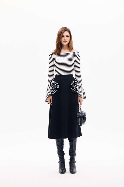 喇叭花瓣袖條紋針織上衣,針織上衣