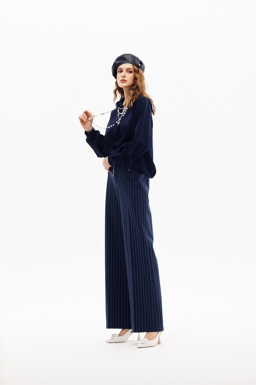 濃厚靛藍蝴蝶結袖上衣,蝴蝶結