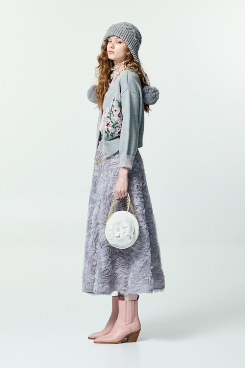 薄暮灰崁花卉開襟針織外套,,薄暮灰崁花卉開襟針織外套,V領背心,一般背心,一般背心馬甲,上班OL穿搭,秋冬穿搭,背心,針織,針織背心,外套,春夏穿搭,針織,針織外套,上班OL穿搭,春夏穿搭,襯衫,西裝褲,長褲,V領上衣,上班OL穿搭,上衣,春夏穿搭,一般外套,刺繡,外套,春夏穿搭,時髦成套搭配,簡約穿搭,刺繡,寬褲,春夏穿搭,時髦成套搭配,簡約穿搭,褲子,長褲,上班OL穿搭,丹寧,春夏穿搭,牛仔,牛仔褲,簡約穿搭,約會特輯,外套,珍珠,秋冬穿搭,簡約穿搭,針織,針織外套,上班OL穿搭,丹寧,牛仔裙,秋冬穿搭,約會特輯,純棉,長裙,外套,秋冬穿搭,簡約穿搭,針織,針織外套,寬褲,秋冬穿搭,簡約穿搭,褲子,長褲,V領洋裝,一般洋裝,洋裝特輯,秋冬穿搭,上衣,人氣商品,秋冬穿搭,簡約穿搭,針織,針織上衣,針織衫,V領上衣,上衣,刺繡,秋冬穿搭,簡約穿搭,V領洋裝,一般洋裝,人氣商品,春夏穿搭,洋裝特輯,無袖洋裝,珍珠,短袖洋裝,約會特輯,一般外套,上班OL穿搭,外套,小香風,春夏穿搭,時髦成套搭配,簡約穿搭,連帽外套,人氣商品,時髦成套搭配,派對特輯,秋冬穿搭,紗裙,網紗,網裙,花花世界,長裙,上班OL穿搭,人氣商品,外套,秋冬穿搭,約會特輯,花花世界,針織,針織外套