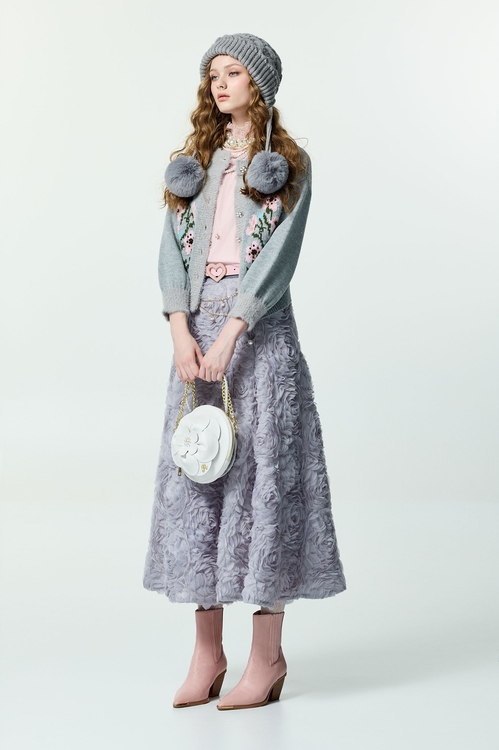 薄暮灰崁花卉開襟針織外套,,薄暮灰崁花卉開襟針織外套,V領背心,一般背心,一般背心馬甲,上班OL穿搭,秋冬穿搭,背心,針織,針織背心,外套,春夏穿搭,針織,針織外套,上班OL穿搭,春夏穿搭,襯衫,西裝褲,長褲,V領上衣,上班OL穿搭,上衣,春夏穿搭,一般外套,刺繡,外套,春夏穿搭,時髦成套搭配,簡約穿搭,刺繡,寬褲,春夏穿搭,時髦成套搭配,簡約穿搭,褲子,長褲,上班OL穿搭,丹寧,春夏穿搭,牛仔,牛仔褲,簡約穿搭,約會特輯,外套,珍珠,秋冬穿搭,簡約穿搭,針織,針織外套,上班OL穿搭,丹寧,牛仔裙,秋冬穿搭,約會特輯,純棉,長裙,外套,秋冬穿搭,簡約穿搭,針織,針織外套,寬褲,秋冬穿搭,簡約穿搭,褲子,長褲,V領洋裝,一般洋裝,洋裝特輯,秋冬穿搭,上衣,人氣商品,秋冬穿搭,簡約穿搭,針織,針織上衣,針織衫,V領上衣,上衣,刺繡,秋冬穿搭,簡約穿搭,V領洋裝,一般洋裝,人氣商品,春夏穿搭,洋裝特輯,無袖洋裝,珍珠,短袖洋裝,約會特輯,一般外套,上班OL穿搭,外套,小香風,春夏穿搭,時髦成套搭配,簡約穿搭,連帽外套,人氣商品,時髦成套搭配,派對特輯,秋冬穿搭,紗裙,網紗,網裙,花花世界,長裙,上班OL穿搭,人氣商品,外套,秋冬穿搭,約會特輯,花花世界,針織,針織外套