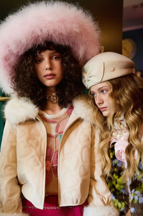 愛心圖騰絎縫仿皮外套,,愛心圖騰絎縫仿皮外套,上班OL穿搭,春夏穿搭,約會特輯,長裙,上班OL穿搭,外套,春夏穿搭,約會特輯,蝴蝶結,連帽外套,長袖外套,人氣商品,外套,春夏穿搭,格紋,連帽外套,長袖外套,上班OL穿搭,春夏穿搭,時髦成套搭配,條紋,約會特輯,純棉,蝴蝶結,輕奢度假,輕奢渡假,長裙,上班OL穿搭,外套,春夏穿搭,簡約穿搭,約會特輯,花花世界,蕾絲,針織,針織外套,上班OL穿搭,上衣,春夏穿搭,條紋,約會特輯,針織,針織上衣,針織衫,上班OL穿搭,上衣,春夏穿搭,時髦成套搭配,條紋,約會特輯,荷葉,輕奢度假,輕奢渡假,上班OL穿搭,丹寧,喇叭褲,春夏穿搭,牛仔,牛仔褲,簡約穿搭,約會特輯,純棉,蝴蝶結,褲子,一般背心,一般背心馬甲,上班OL穿搭,人氣商品,春夏穿搭,無袖背心,背心,長大衣,上班OL穿搭,上衣,春夏穿搭,簡約穿搭,約會特輯,針織,針織上衣,針織衫,一般背心,一般背心馬甲,上衣,春夏穿搭,條紋,背心,一般外套,外套,春夏穿搭,時髦成套搭配,約會特輯