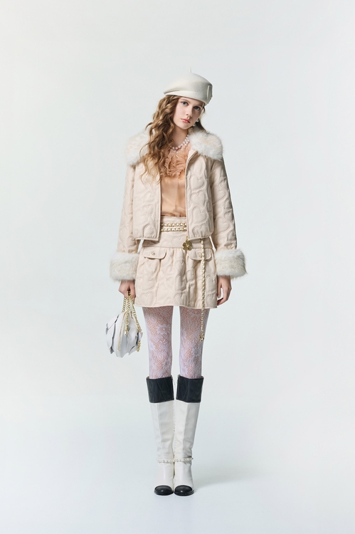 愛心圖騰絎縫仿皮短裙,,愛心圖騰絎縫仿皮短裙,上班OL穿搭,春夏穿搭,約會特輯,長裙,上班OL穿搭,外套,春夏穿搭,約會特輯,蝴蝶結,連帽外套,長袖外套,人氣商品,外套,春夏穿搭,格紋,連帽外套,長袖外套,上班OL穿搭,春夏穿搭,時髦成套搭配,條紋,約會特輯,純棉,蝴蝶結,輕奢度假,輕奢渡假,長裙,上班OL穿搭,外套,春夏穿搭,簡約穿搭,約會特輯,花花世界,蕾絲,針織,針織外套,上班OL穿搭,上衣,春夏穿搭,條紋,約會特輯,針織,針織上衣,針織衫,上班OL穿搭,上衣,春夏穿搭,時髦成套搭配,條紋,約會特輯,荷葉,輕奢度假,輕奢渡假,上班OL穿搭,丹寧,喇叭褲,春夏穿搭,牛仔,牛仔褲,簡約穿搭,約會特輯,純棉,蝴蝶結,褲子,一般背心,一般背心馬甲,上班OL穿搭,人氣商品,春夏穿搭,無袖背心,背心,長大衣,上班OL穿搭,上衣,春夏穿搭,簡約穿搭,約會特輯,針織,針織上衣,針織衫,一般背心,一般背心馬甲,上衣,春夏穿搭,條紋,背心,一般外套,外套,春夏穿搭,時髦成套搭配,約會特輯,春夏穿搭,時髦成套搭配,短裙,約會特輯