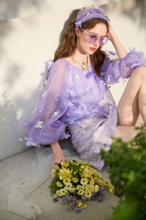 閃亮柔紫色網紗上衣,時髦成套搭配