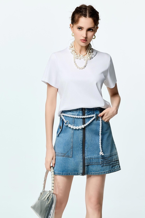 極簡字串繡花T恤上衣,T-Shirt