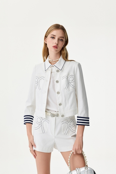 亮白色造型口袋短褲