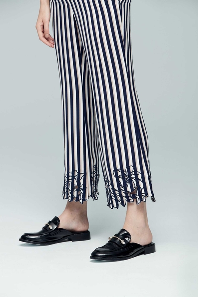 Color stripe design pants