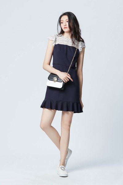 Lace spliced dress with ruffle bottom