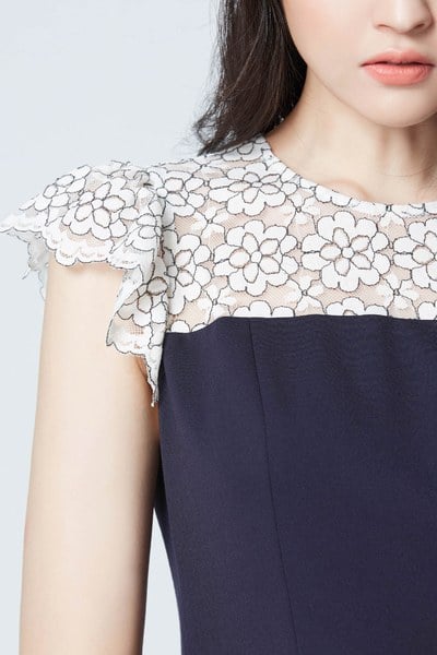 Lace spliced dress with ruffle bottom