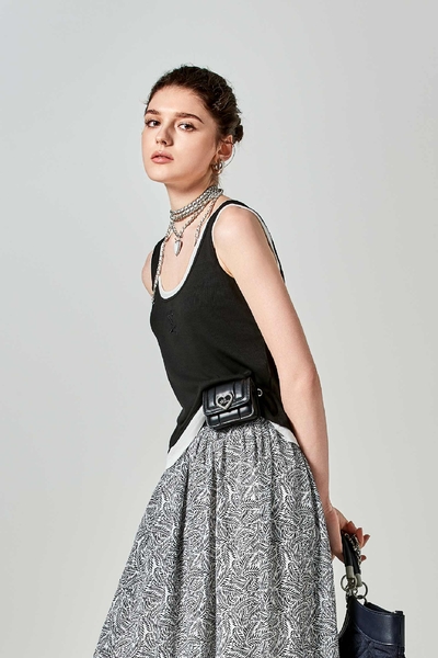 黑白兩件式U領繡花背心上衣