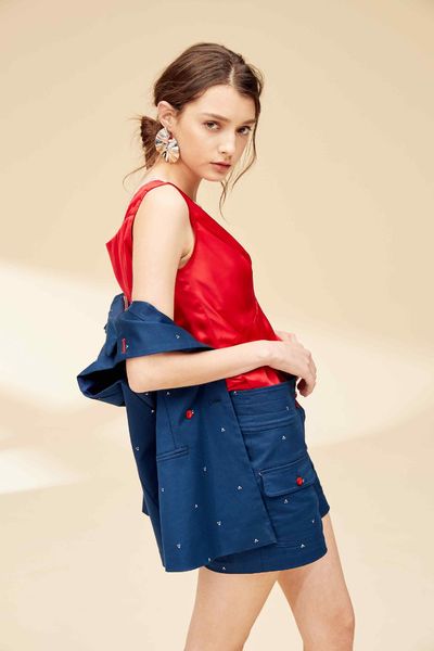 V-neck stitching vest