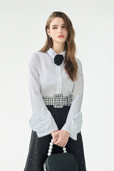 立體玫瑰繞花喇叭袖襯衫