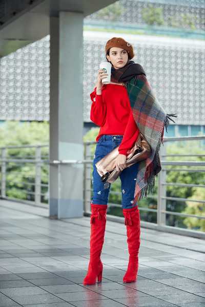 Off-the-shoulder knitted tops